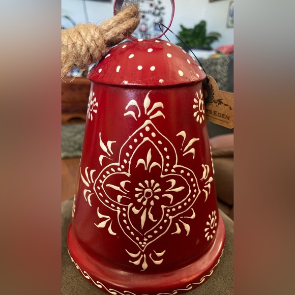 Gardeners Eden Accents Gardeners Eden Red Metal Bell White Design